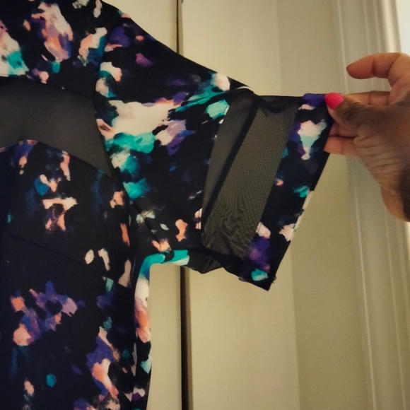 Dress - Picture 3 of 3